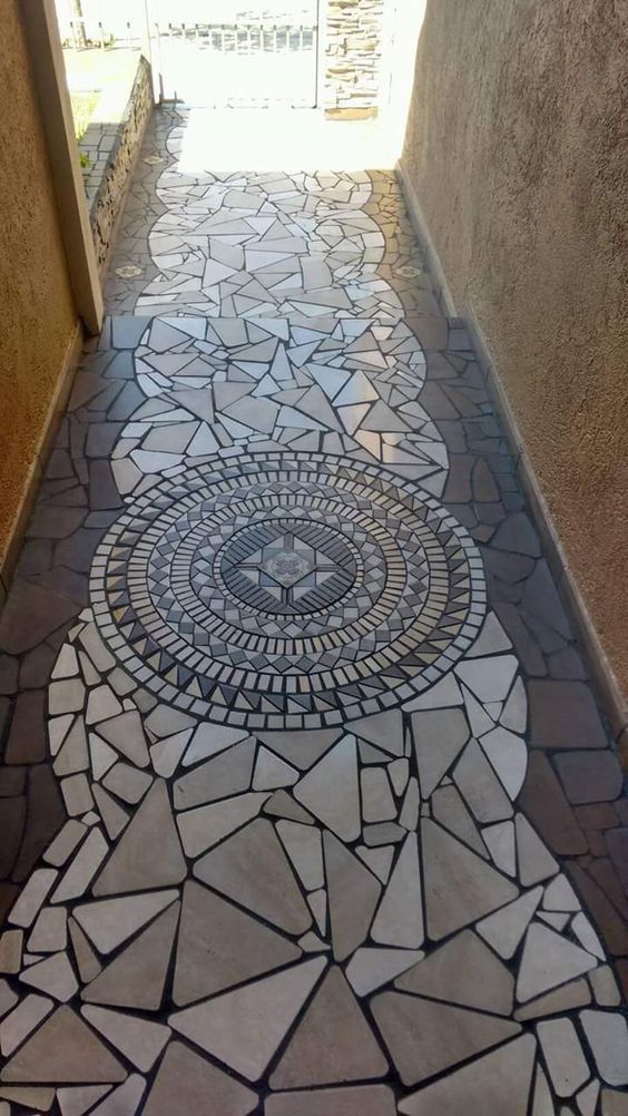 gạch mosaic lát sân